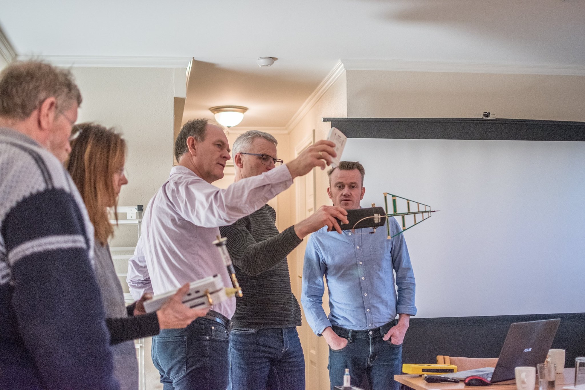 EMF Consult, EMF sanering kontor, Elektromagnetisk belasting på arbeidsplassen